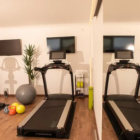 Mia Anasa - Luxury *